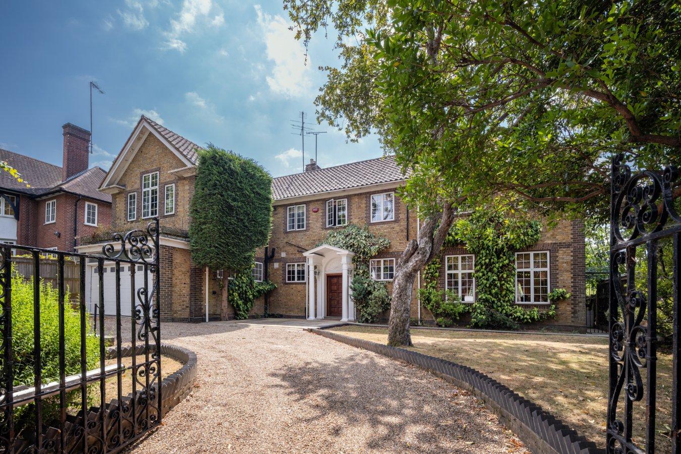 West Heath Avenue, Hampstead, London, NW11 Aston Chase